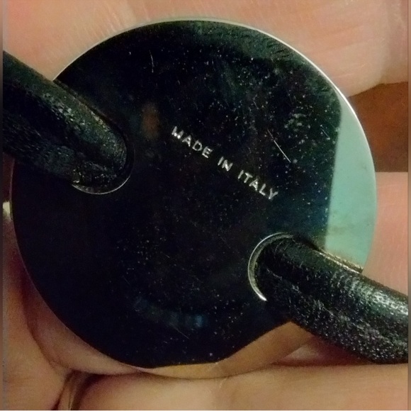 Gucci Leather Dog Collar with Original Box & Dust Bag, Great used Condition. - Picture 6 of 10